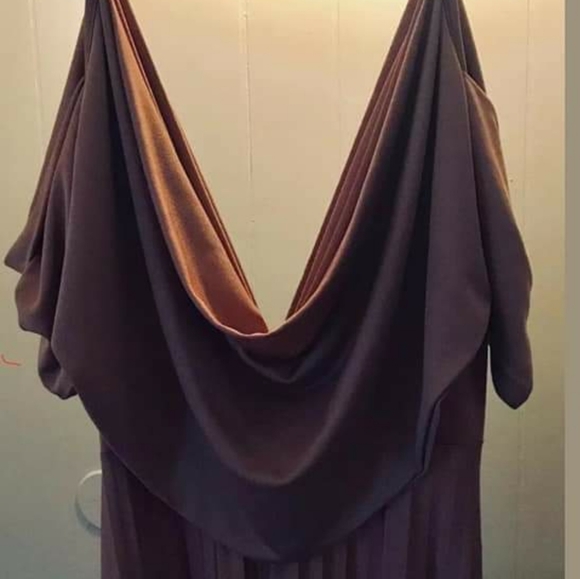 Pink flowing Maternity dress. Size 8 - Picture 4 of 5